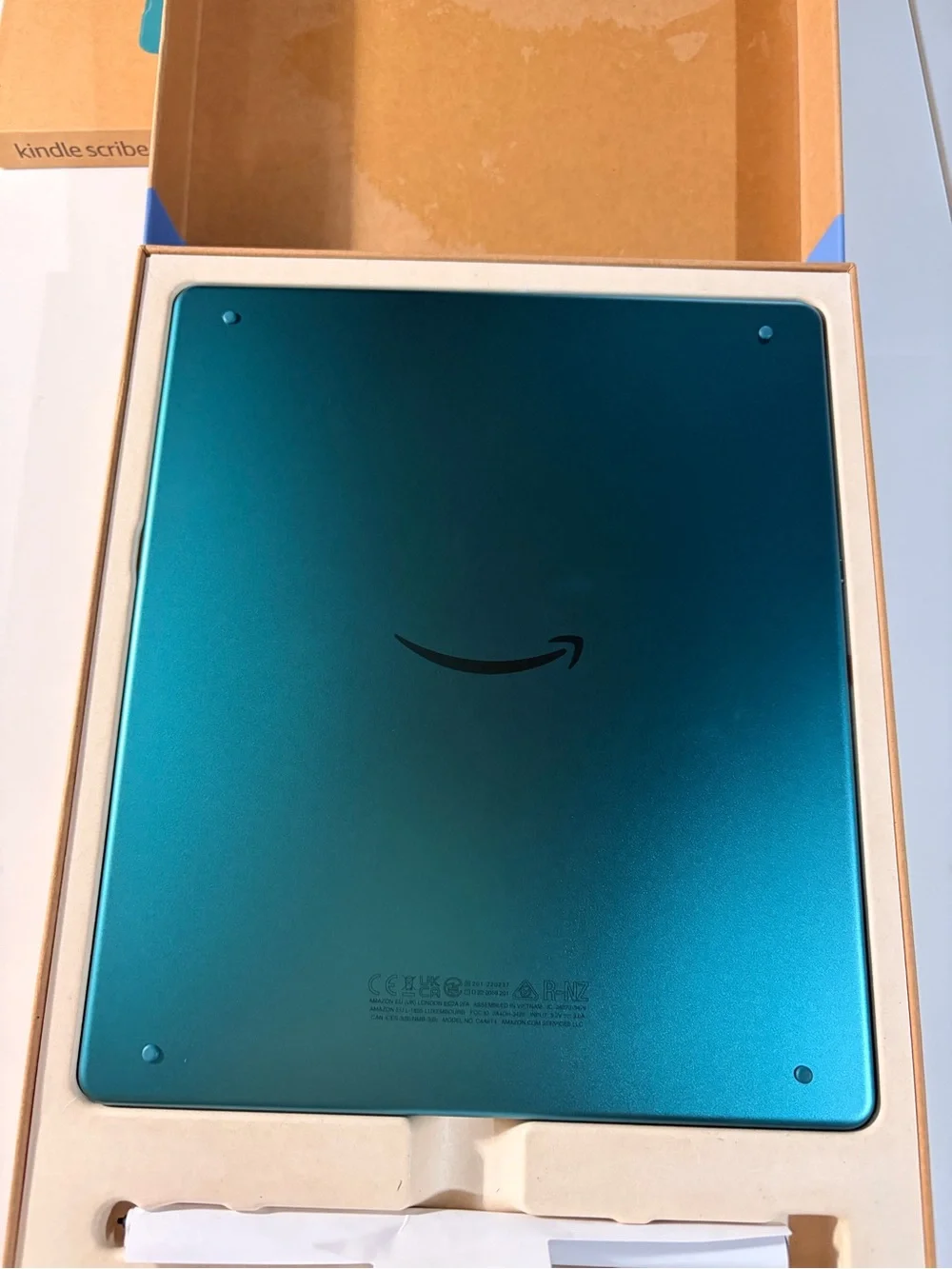 Amazon Kindle Scribe (64GB)(2024) Jade Green DEVICE & CASE